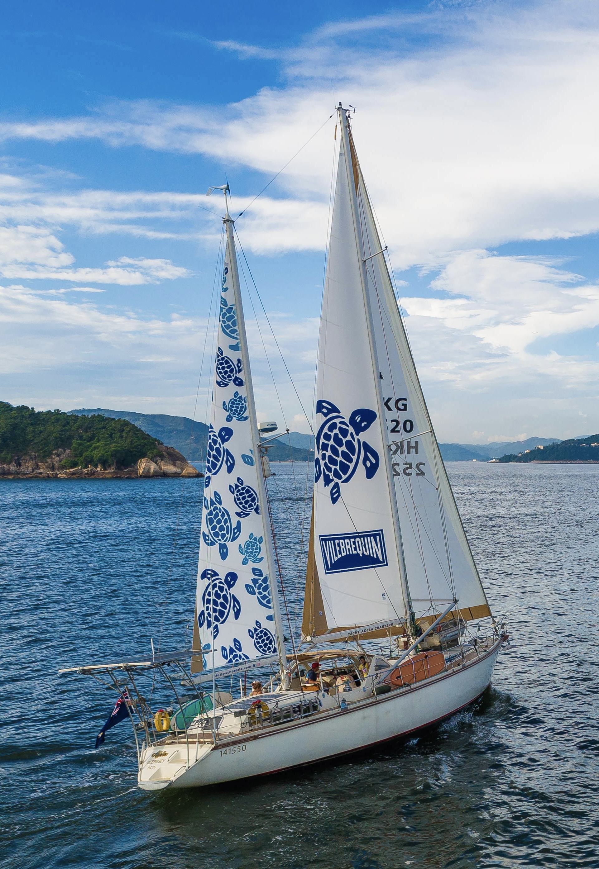 A Day Sailing the Waters of Hong Kong aboard SV Adela – Luxury Sailing Experience for 11