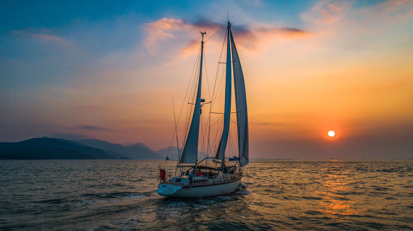 A Day Sailing the Waters of Hong Kong aboard SV Adela – Luxury Sailing Experience for 11