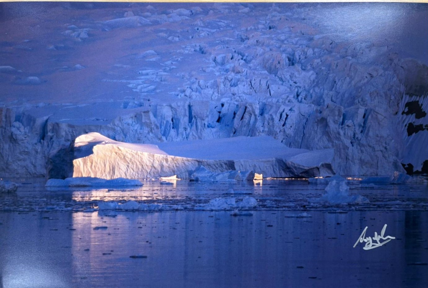 Doug Allan Collection – Signed Artist Print – Edge of the Antarctic Silence (signed by Doug Allan)
