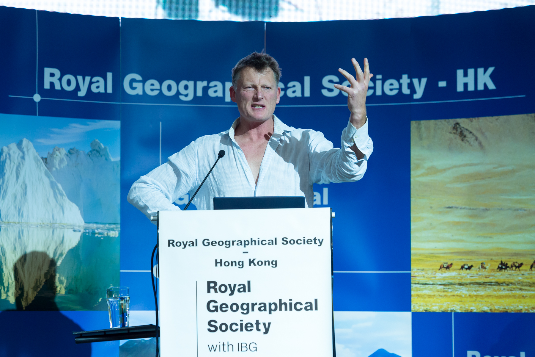 Dinner for 12 at the Hong Kong Club with an RGS Speaker