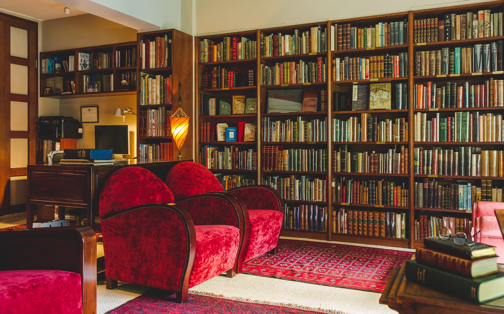 Private Seminar for 6 – 8 People on Collecting Rare Books with fine wines