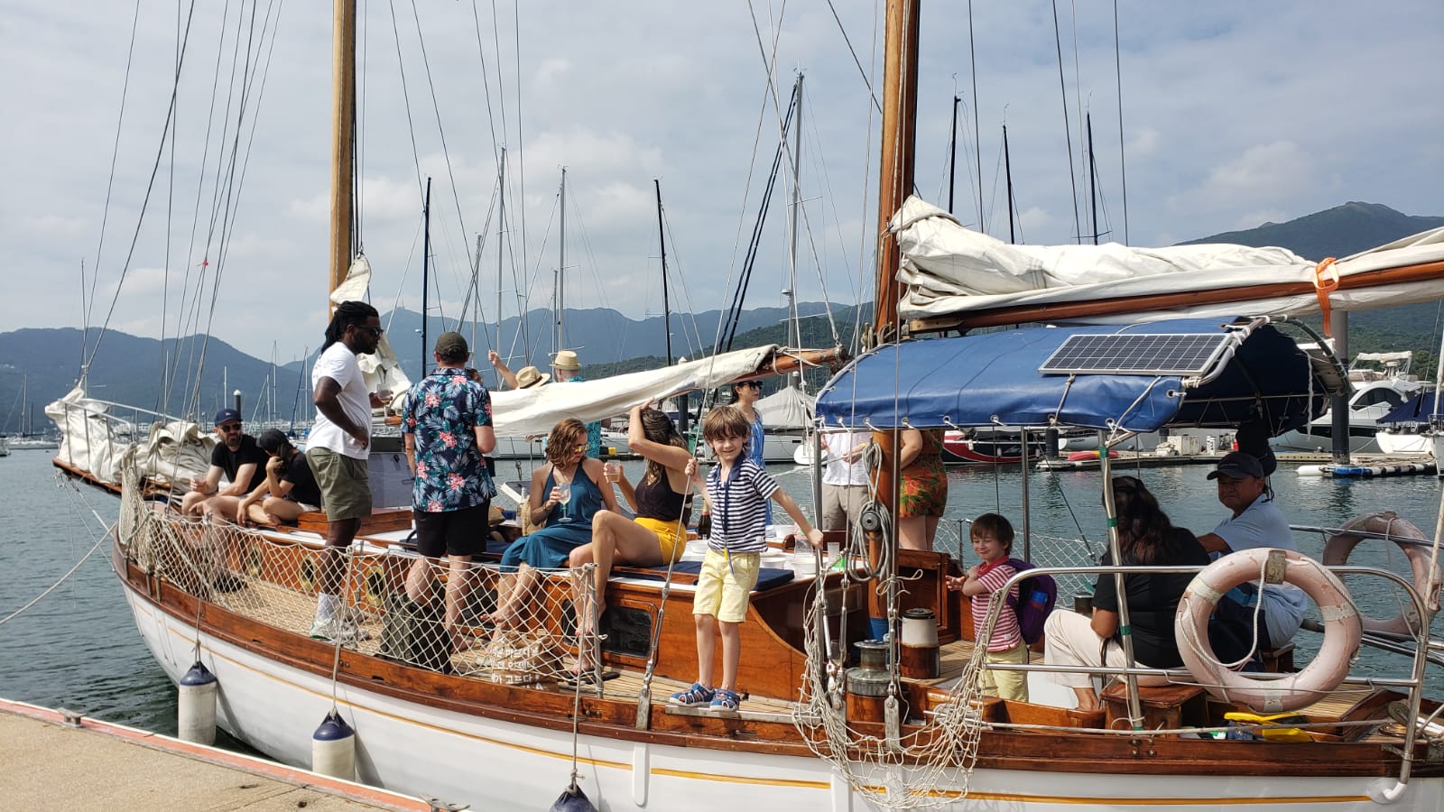 Sailing, Scenery and Seafood for 12 on Hong Kong’s most historic Yacht Jadalinkir